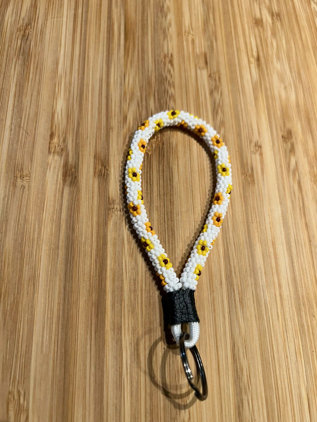 FLORAL Beaded Mini Keychain - Stylish Floral Design