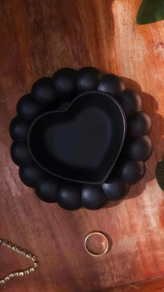Black heart dish trinket box with scalloped beaded rim perfect for bubble tray or pure wash storage
