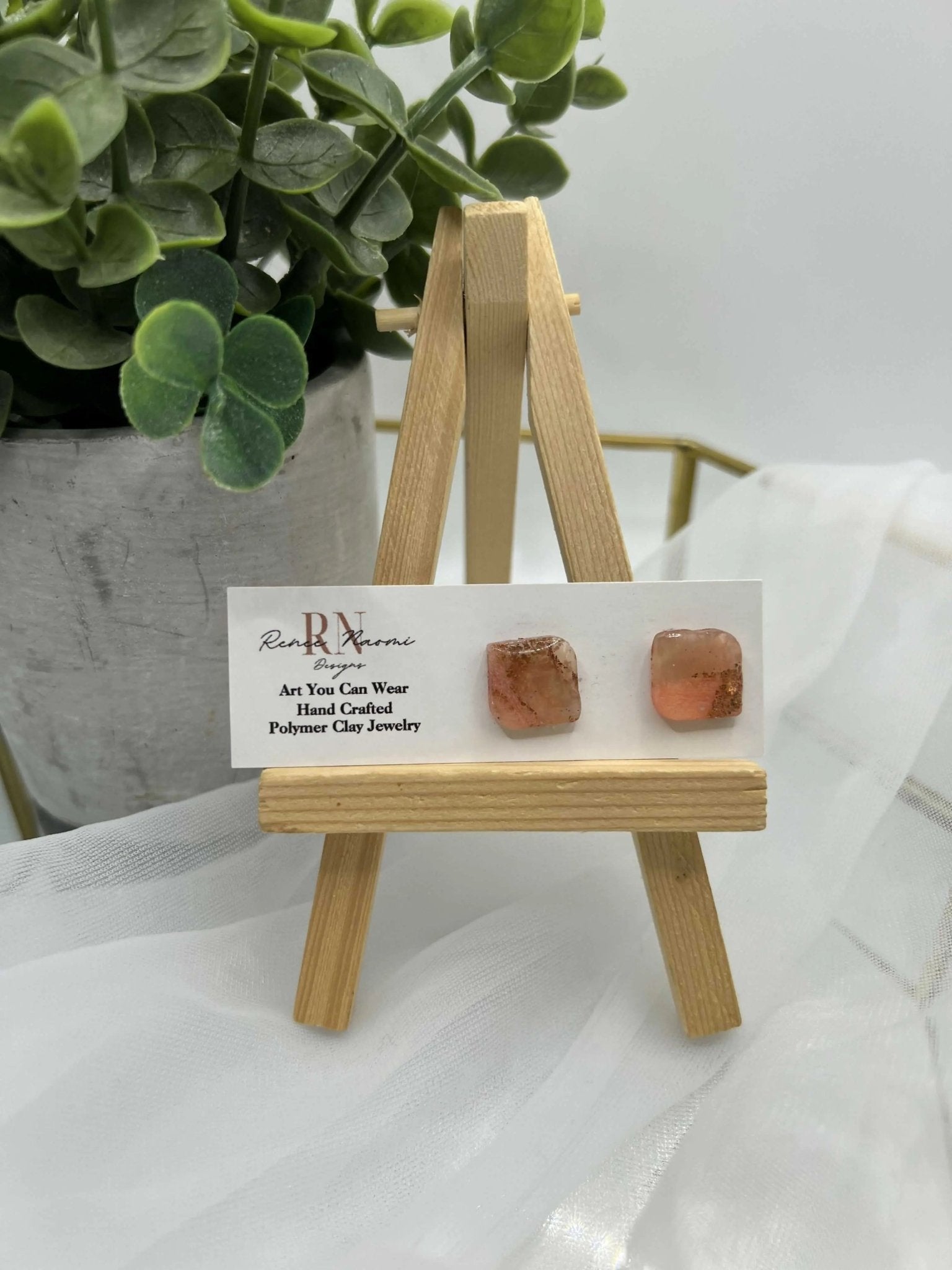 Mixed shaped studs - Pure Wash