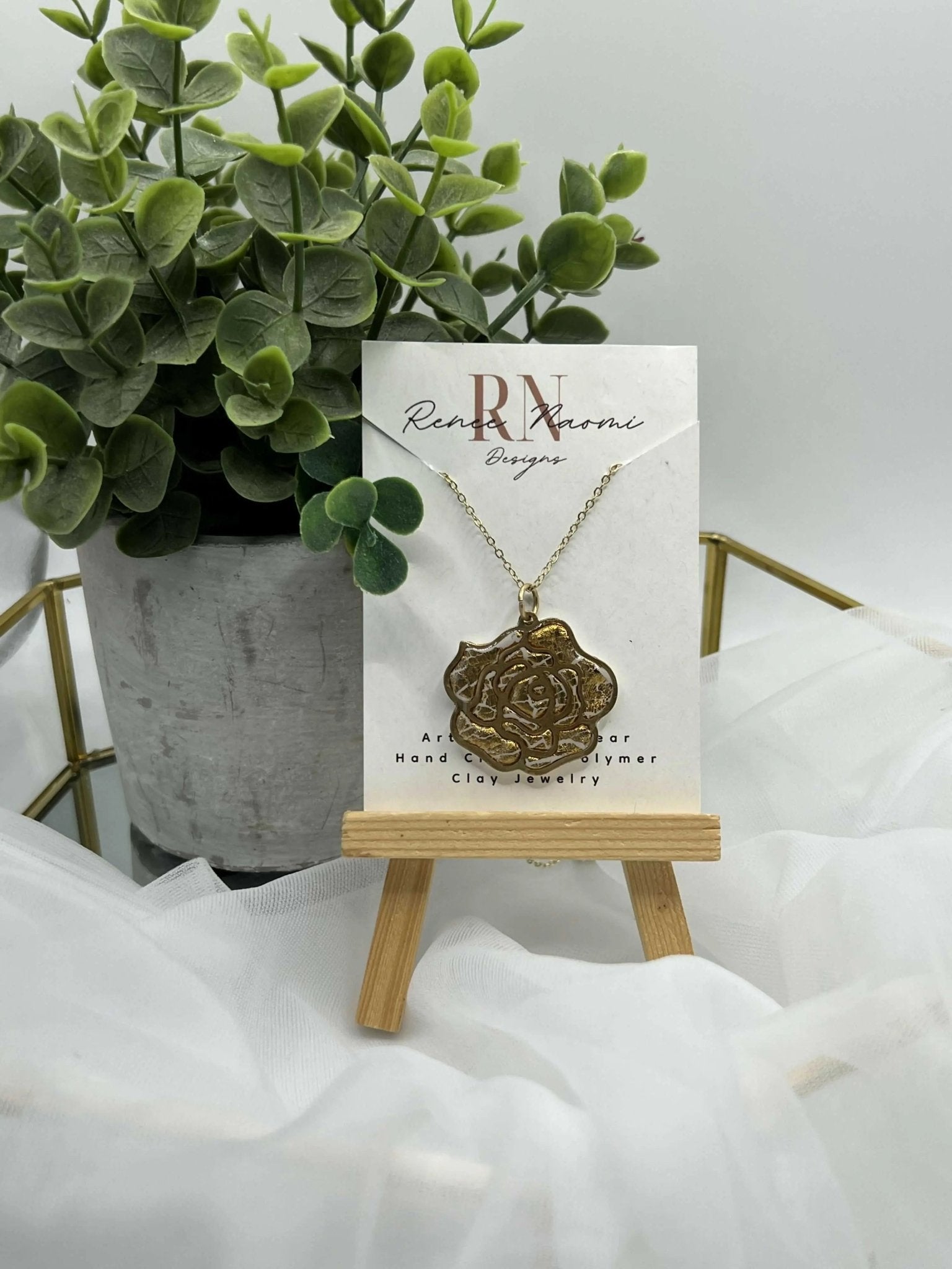 Rose Resin pendant - Pure Wash